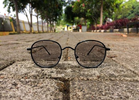 Lunettes à verres photochromiques en 2025 : réalité, avantages et conseils pour choisir la paire idéale